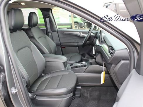 New 2025 Ford Escape SE image 8