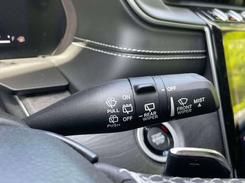 Used 2023 Jeep Grand Cherokee Limited AWD/4WD image 23