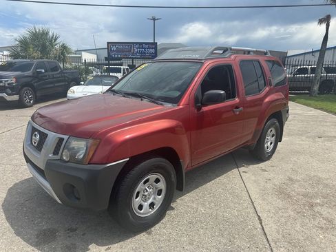 Used 2015 Nissan Xterra X image 2