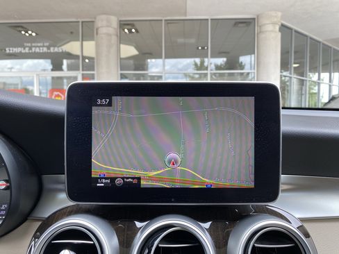 Used 2016 Mercedes-Benz GLC 300 image 3
