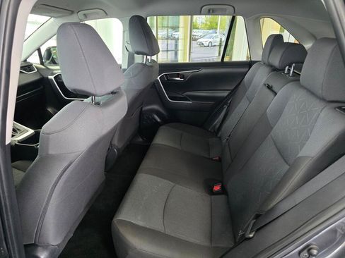 Used 2025 Toyota RAV4 XLE AWD/4WD image 37