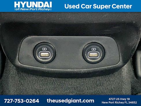 Used 2022 Hyundai Santa Fe SEL FWD image 16