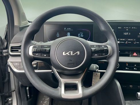 Used 2025 Kia Sportage LX FWD image 17