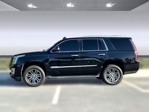 Used 2019 Cadillac Escalade 2WD 4dr image 2