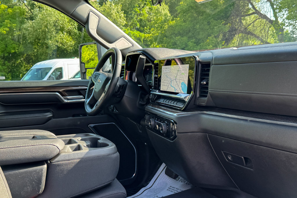 Used 2024 Chevrolet Silverado 2500 LT AWD/4WD image 17