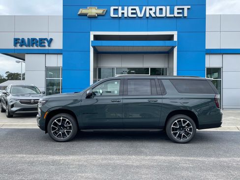 New 2026 Chevrolet Suburban RST w/ Comfort Package RWD image 2
