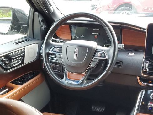 Used 2020 Lincoln Navigator Reserve w/ Luxury Package AWD/4WD image 12