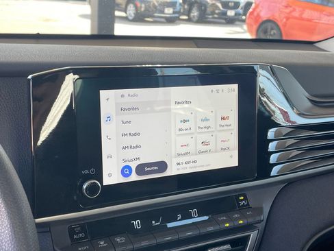 Used 2025 Toyota Camry LE image 21