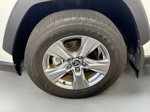 Used 2025 Toyota RAV4 LE AWD/4WD image 14