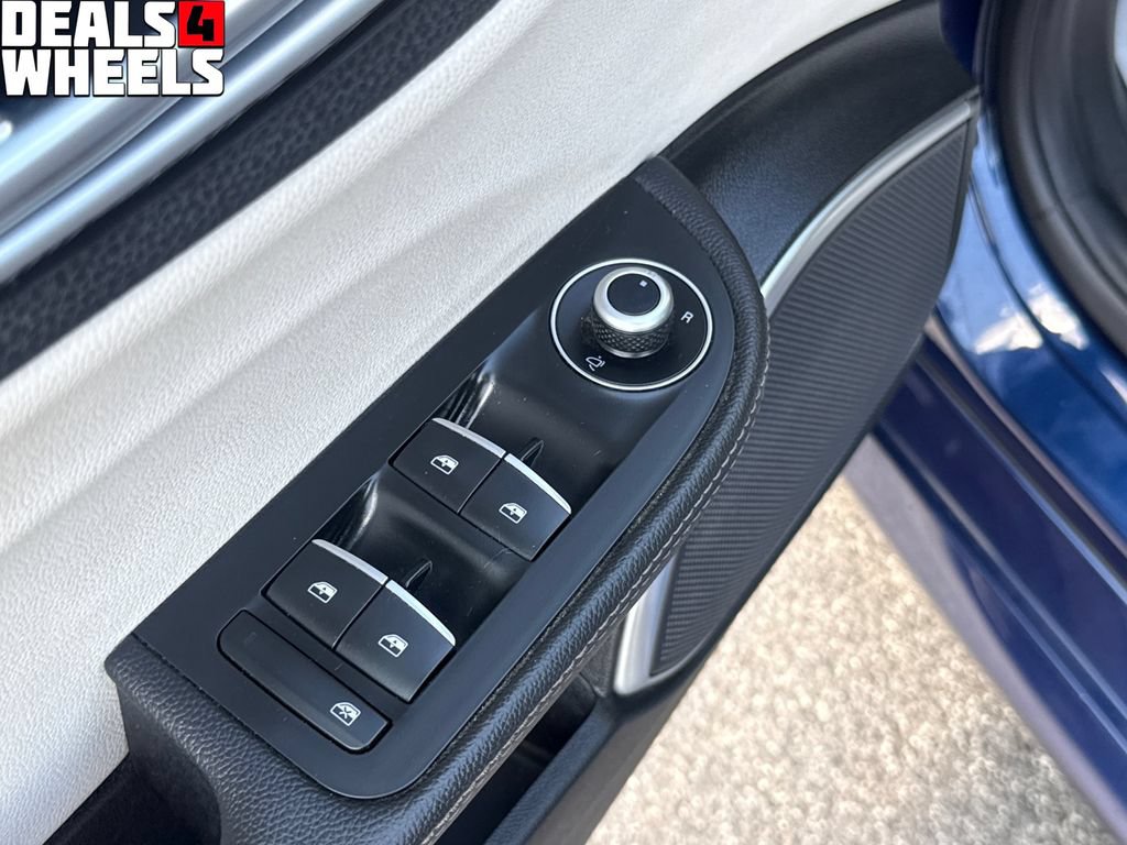 Used 2018 Alfa Romeo Giulia AWD image 11