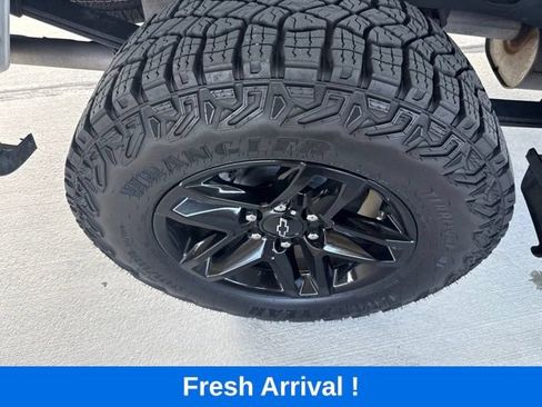 Used 2024 Chevrolet Silverado 1500 Custom Trail Boss w/ LPO, Dark Essentials Package AWD/4WD image 22