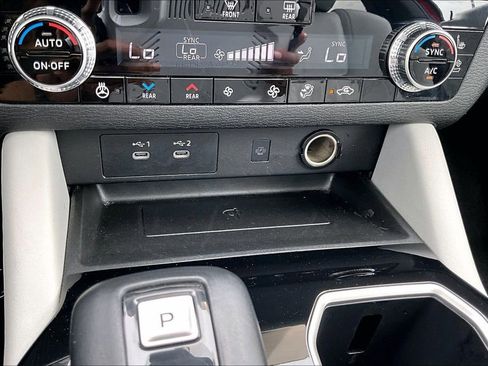 Used 2025 Mitsubishi Outlander SEL FWD image 16