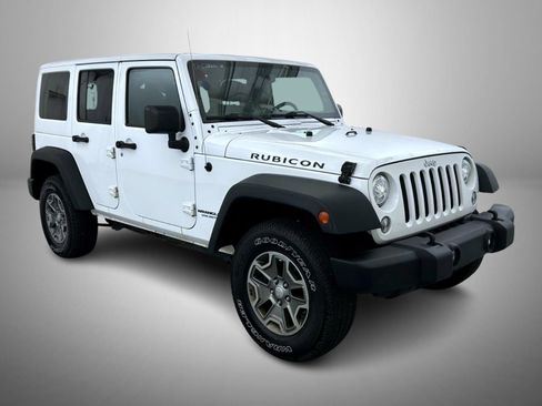 Used 2017 Jeep Wrangler Unlimited Rubicon w/ Connectivity Group AWD/4WD image 3