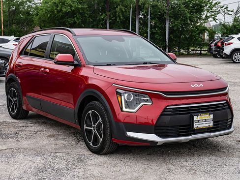 Used 2023 Kia Niro EX FWD image 3