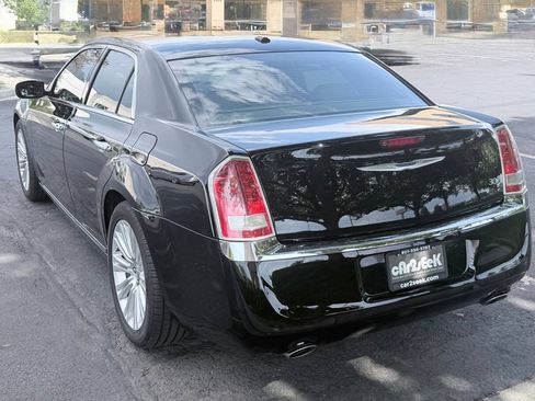 Used 2012 Chrysler 300 Limited w/ Luxury Group RWD image 7