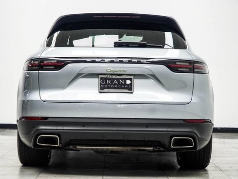 Used 2023 Porsche Cayenne w/ Premium Package AWD/4WD image 14