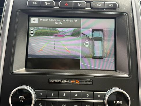 Used 2018 Ford Expedition Platinum AWD/4WD image 28