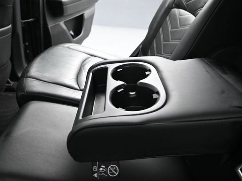 Used 2023 Nissan Pathfinder Platinum w/ Cargo Package image 17