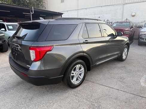 Used 2020 Ford Explorer XLT image 4