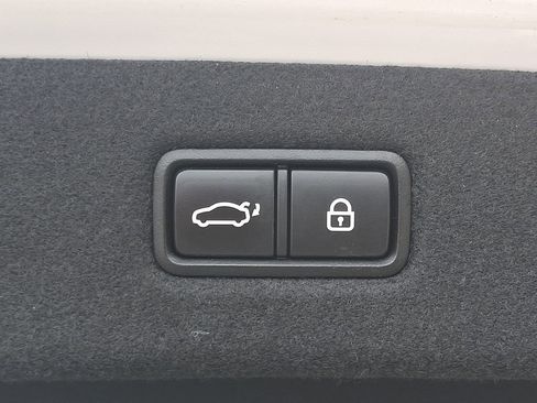 Used 2017 Genesis G90 3.3T Premium AWD/4WD image 29