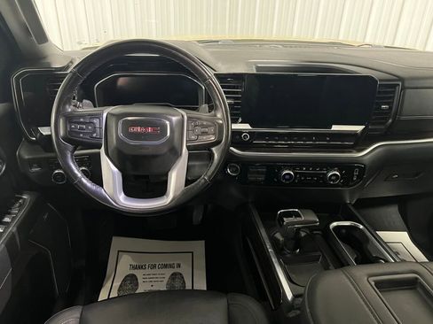 Used 2022 GMC Sierra 1500 Elevation w/ Elevation Premium Package image 4