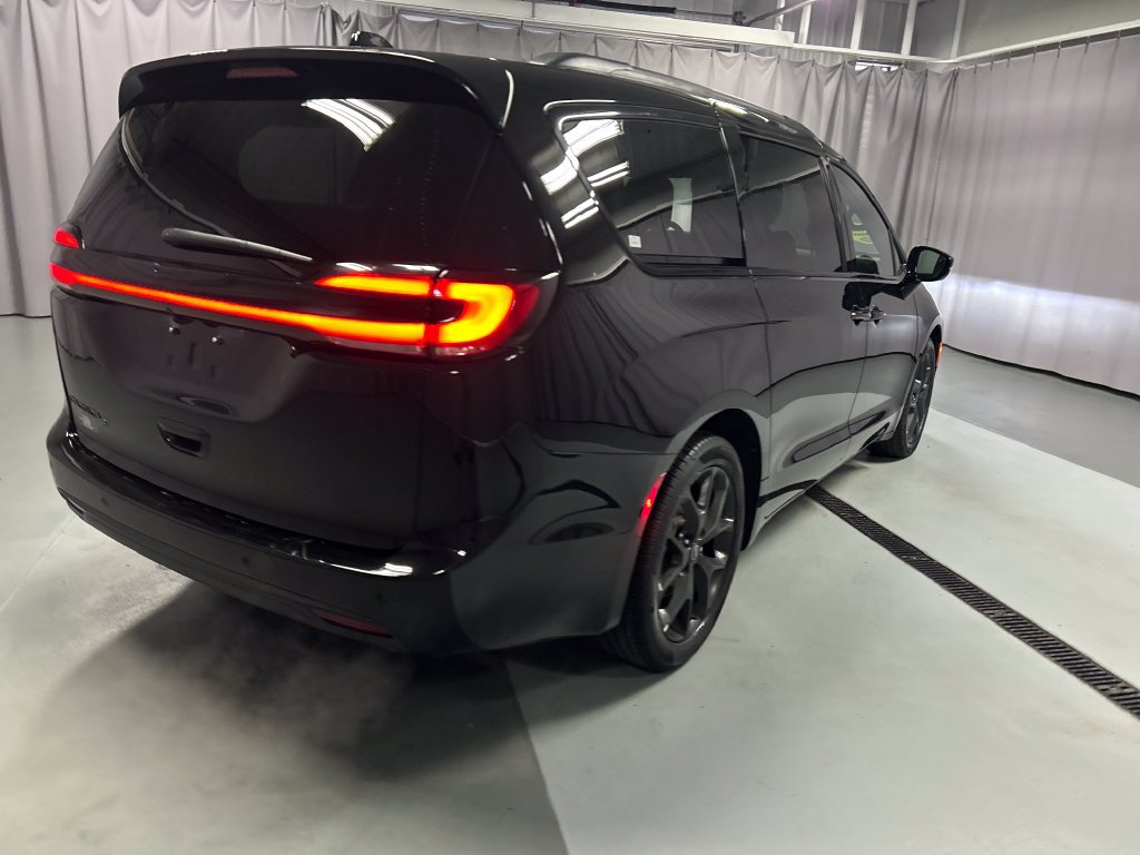 Used 2026 Chrysler Pacifica Select w/ S Appearance Package FWD image 7