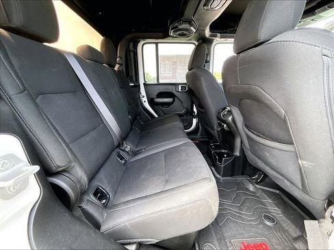 Used 2020 Jeep Gladiator Sport w/ Quick Order Package 24S AWD/4WD image 16