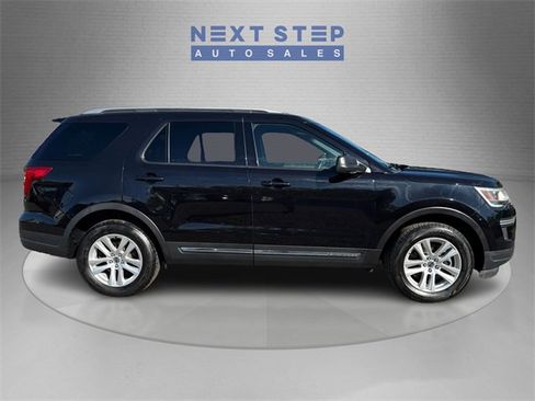Used 2019 Ford Explorer XLT w/ Class III Trailer Tow Package image 9