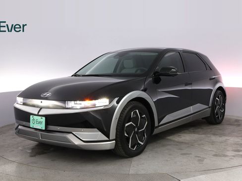 Used 2024 Hyundai Ioniq 5 Limited image 2