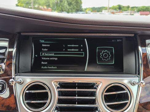 Used 2018 Rolls-Royce Dawn RWD image 54