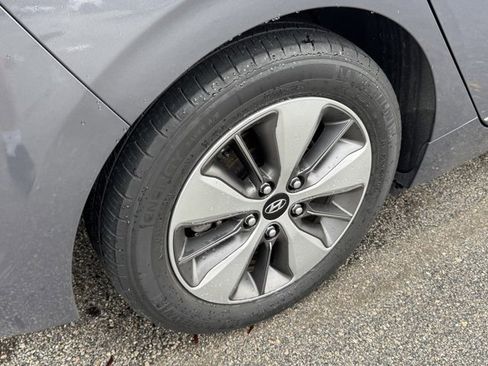 Used 2019 Hyundai Ioniq Limited image 6