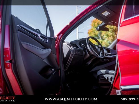 Used 2023 Buick Enclave Essence image 16