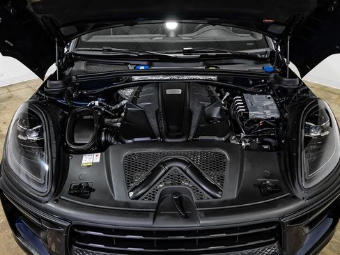 Used 2022 Porsche Macan S AWD/4WD image 44