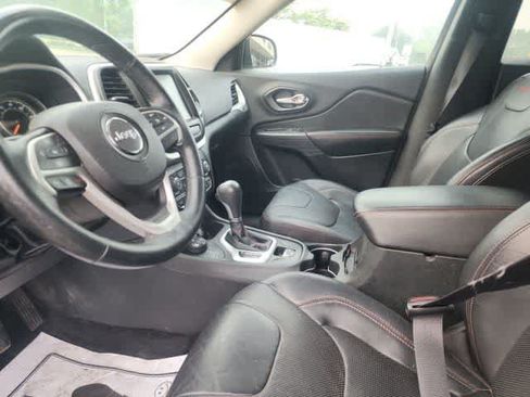 Used 2015 Jeep Cherokee Trailhawk w/ Leather Interior Group AWD/4WD image 29