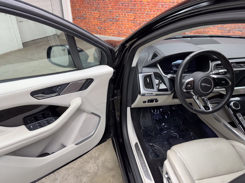 Used 2020 Jaguar I-PACE SE AWD/4WD image 11