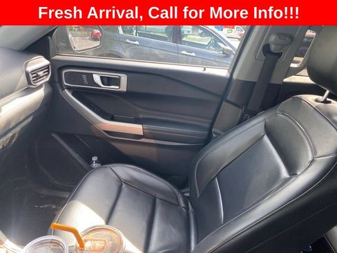 Used 2022 Ford Explorer XLT w/ Equipment Group 202A AWD/4WD image 9