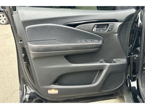 Used 2019 Honda Ridgeline Black Edition image 11