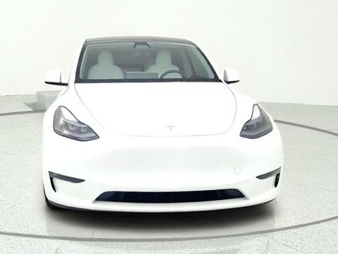 Used 2024 Tesla Model Y Performance AWD/4WD image 2