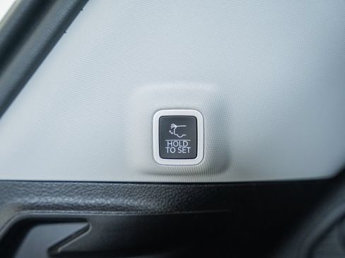 Certified 2023 Jeep Grand Cherokee Limited AWD/4WD image 12