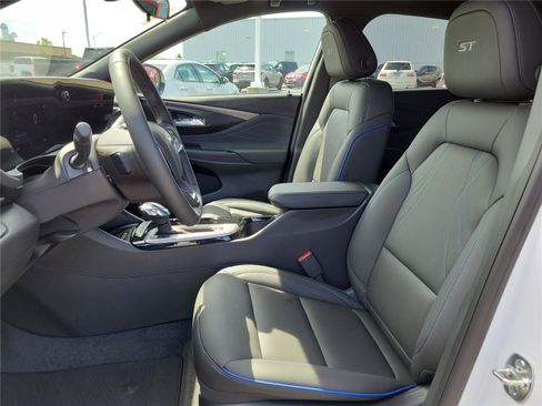 New 2026 Buick Envista Sport Touring w/ Convenience I Package FWD image 15