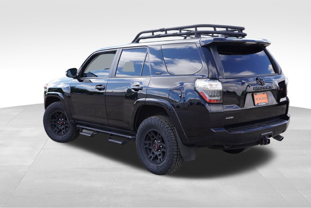 Used 2023 Toyota 4Runner SR5 Premium w/ Moonroof Package AWD/4WD image 7