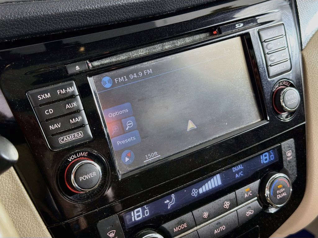 Used 2015 Nissan Rogue SL AWD/4WD image 14