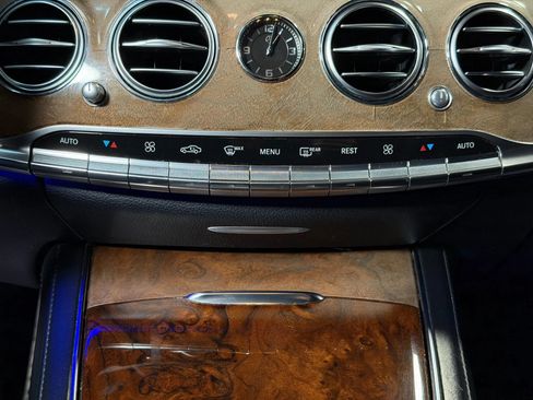 Used 2014 Mercedes-Benz S 550 Sedan image 23