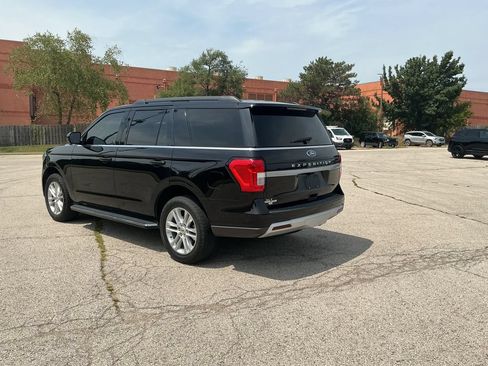 Used 2022 Ford Expedition XLT AWD/4WD image 3