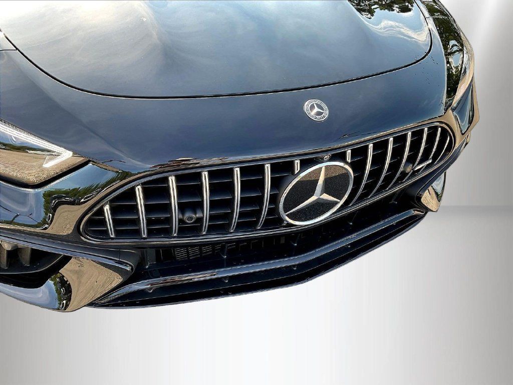 Certified 2022 Mercedes-Benz SL 63 AMG 4MATIC w/ Driver Assistance Package image 33