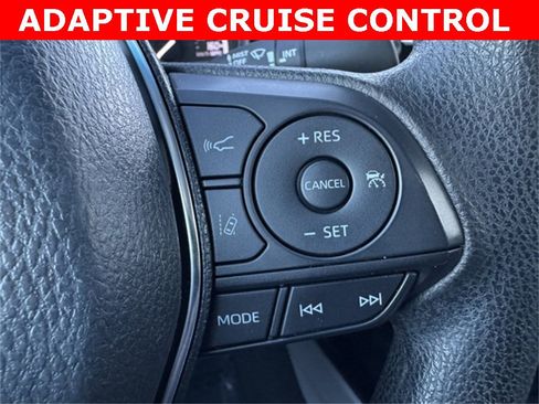 Certified 2018 Toyota Camry LE image 26