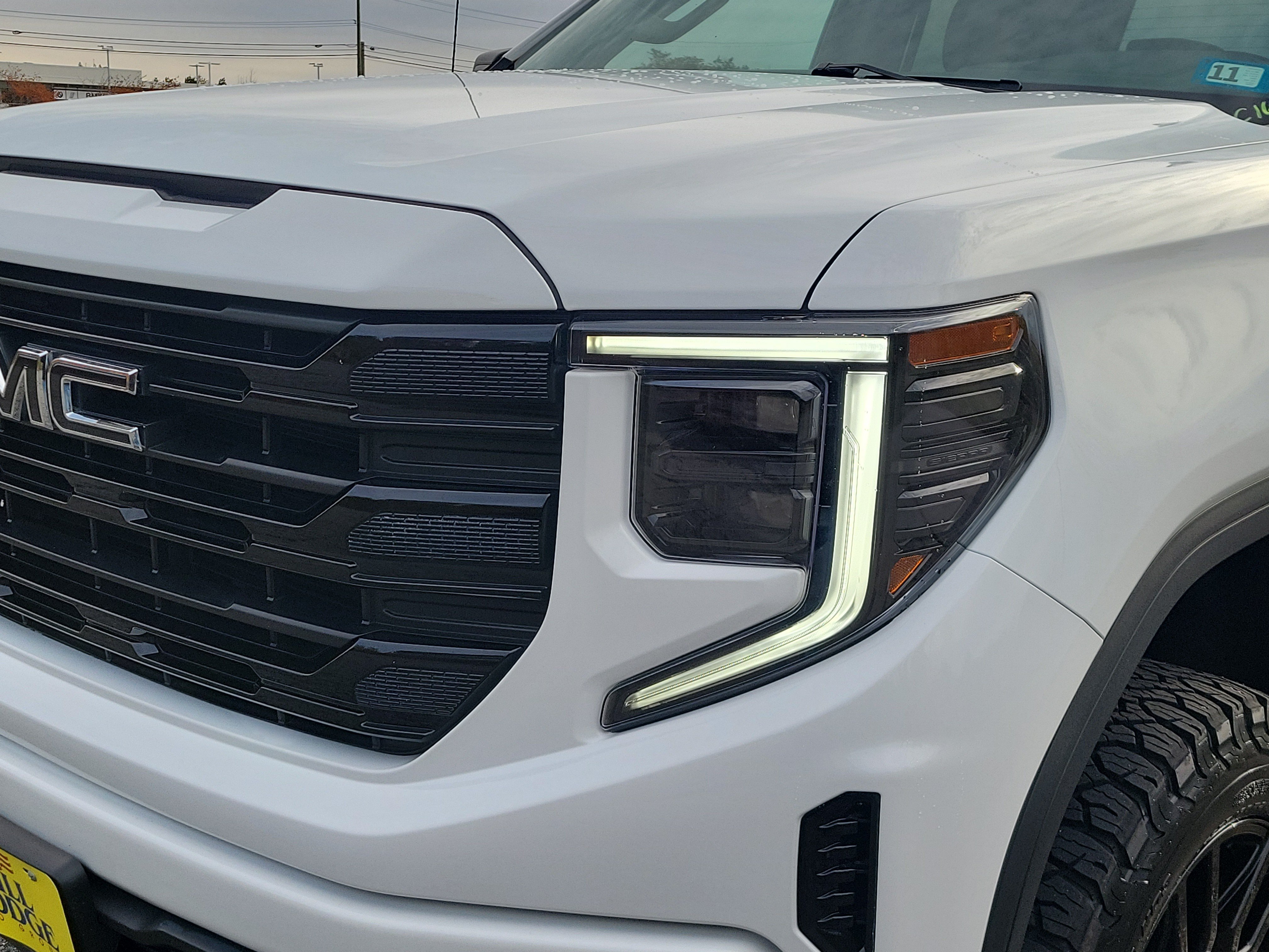Used 2022 GMC Sierra 1500 Elevation AWD/4WD image 9