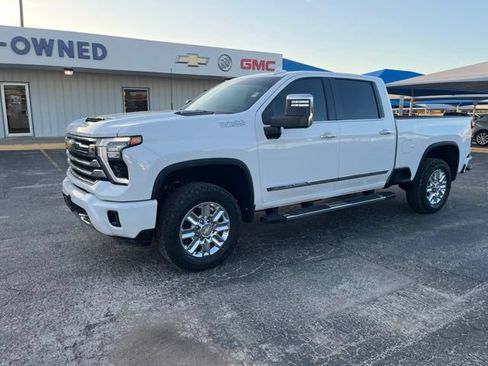 Used 2024 Chevrolet Silverado 2500 High Country w/ Technology Package AWD/4WD image 1