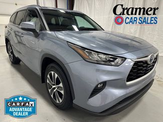 Used 2020 Toyota Highlander XLE AWD/4WD video 1