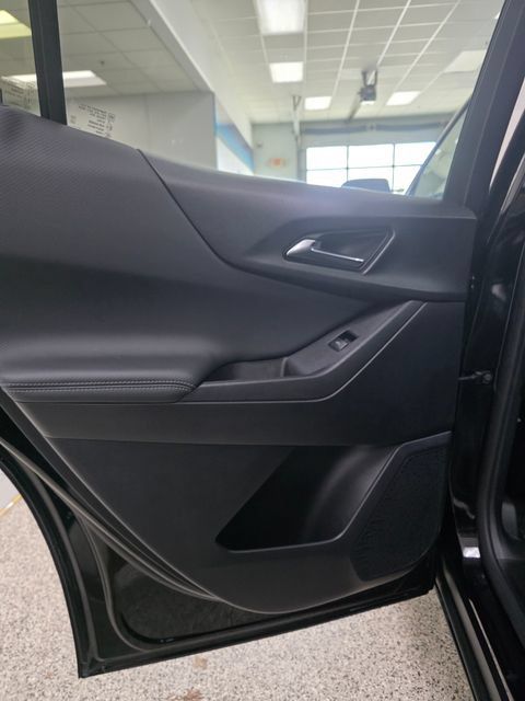Used 2026 Chevrolet Equinox LT w/ Convenience Package II AWD/4WD image 9